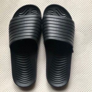 Sandals tunnel slides mens new sizes 8M, 9M or 13M black Athletic Works black